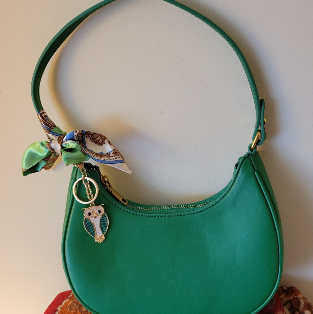 Scarleton Small Crescent Bag. EUC. Kelly Green. Comes with Crossbody Strap.